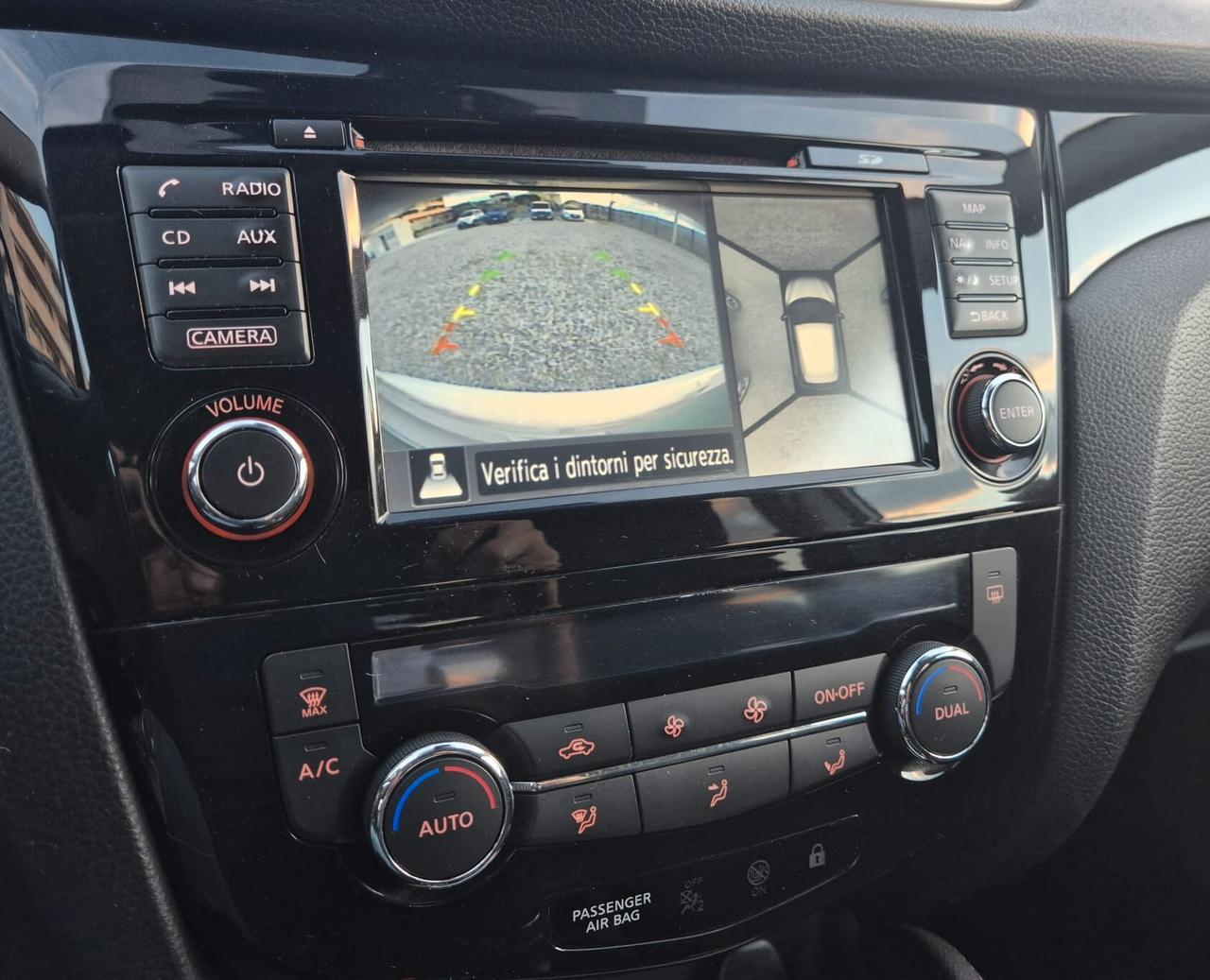 Nissan Qashqai 1.5 dCi Tekna Tetto panoramico 4 telecamere 360°