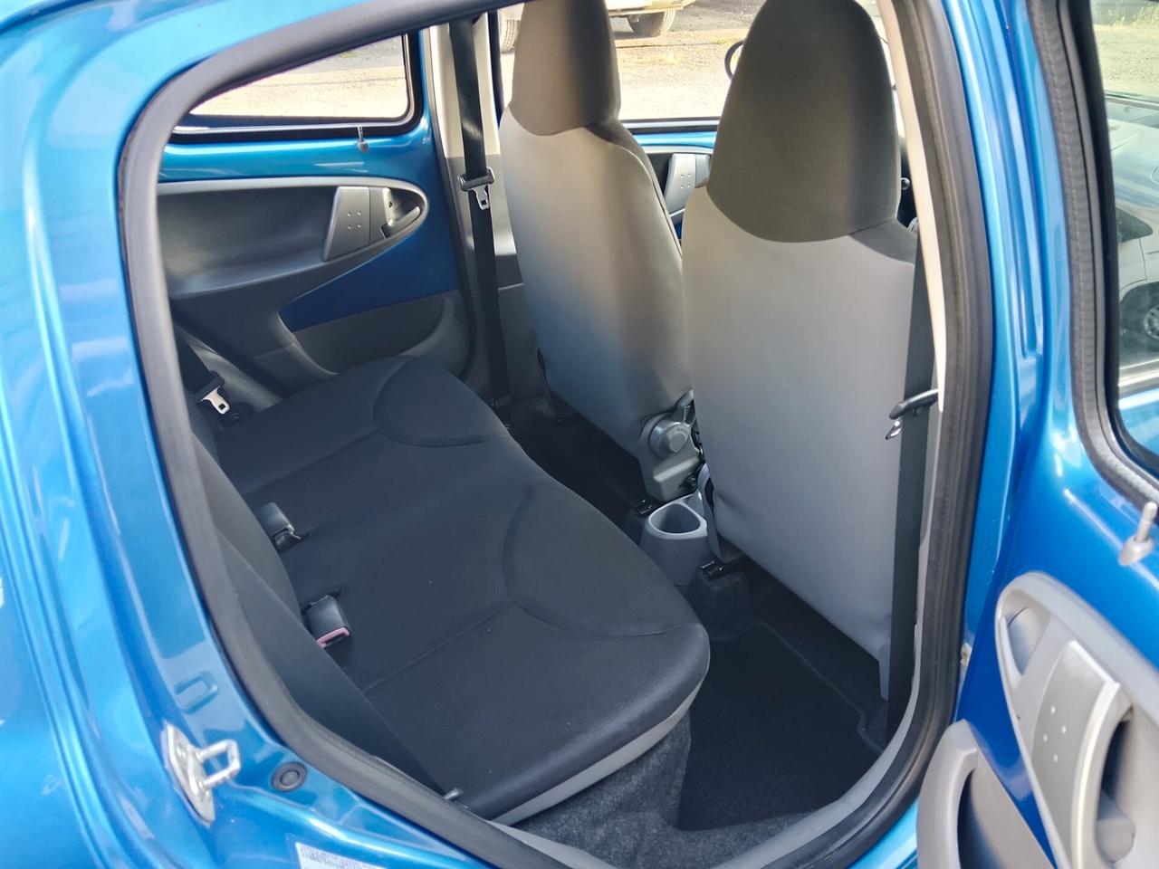 Toyota Aygo 1.0 12V VVT-i 5 porte Now 2011