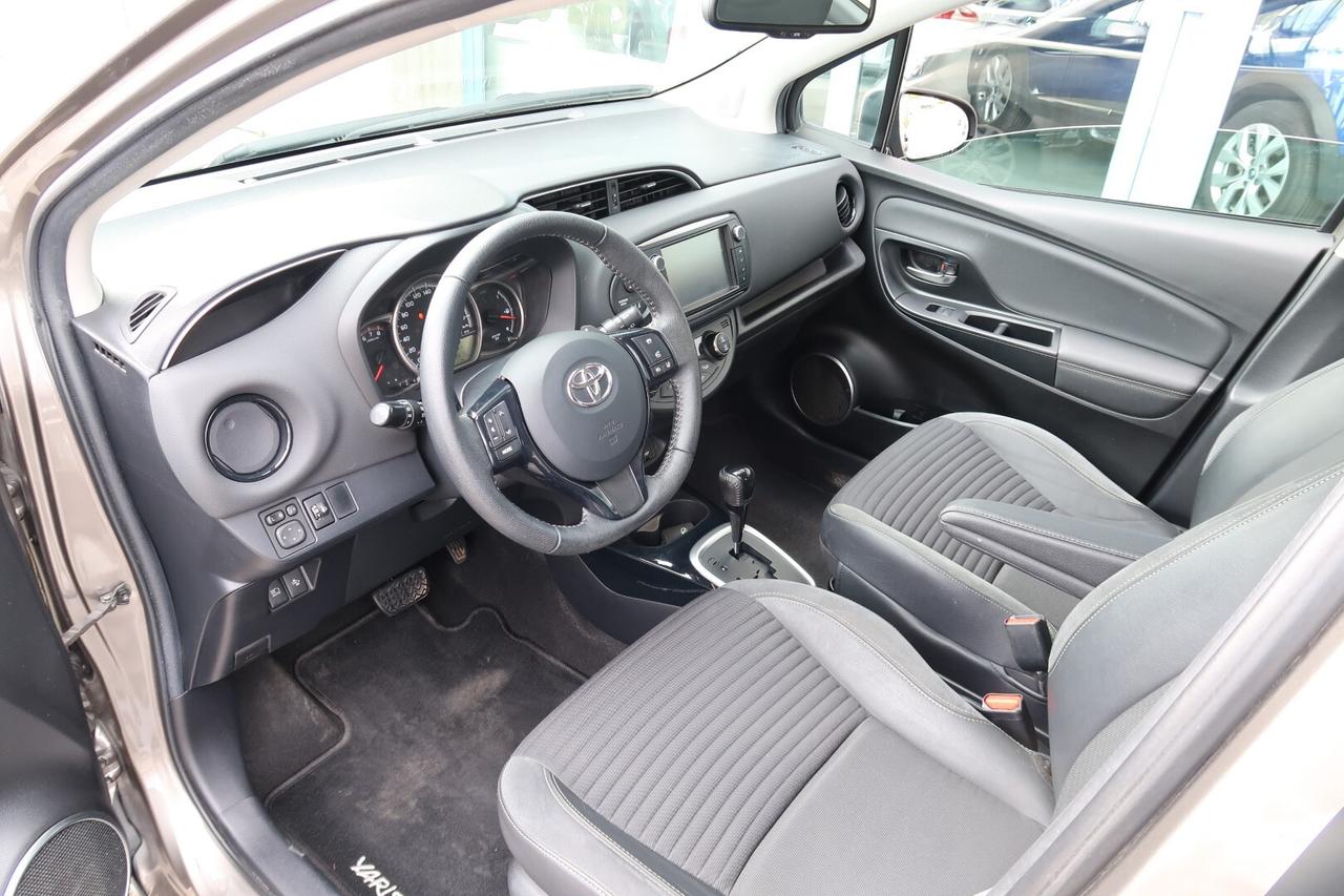 Toyota Yaris 1.3 5 porte Lounge Automatica