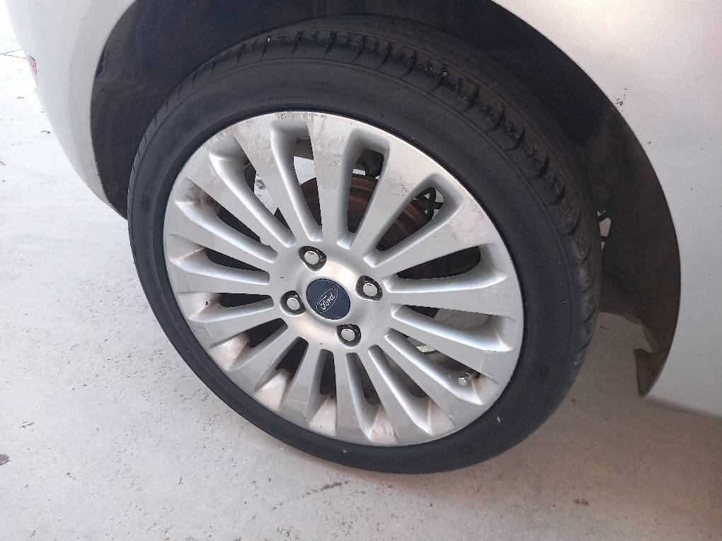 Ford Fiesta 1.6 TDCi 3p. Ghia x neo patentati km 208000 ottime condizioni