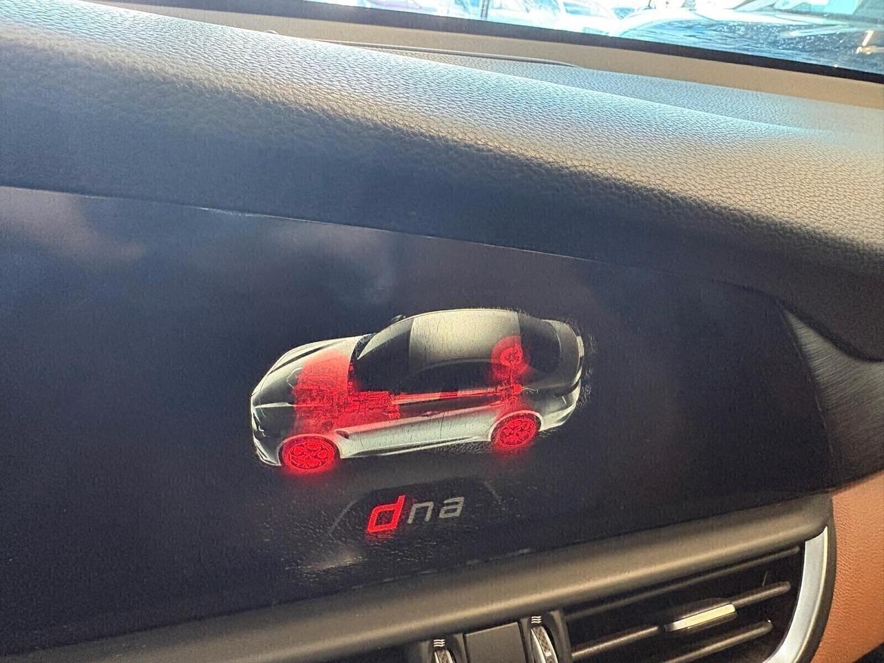 Alfa Romeo Giulia SUPER 2.2 Turbodiesel 180 CV 6mt UNICO PR.