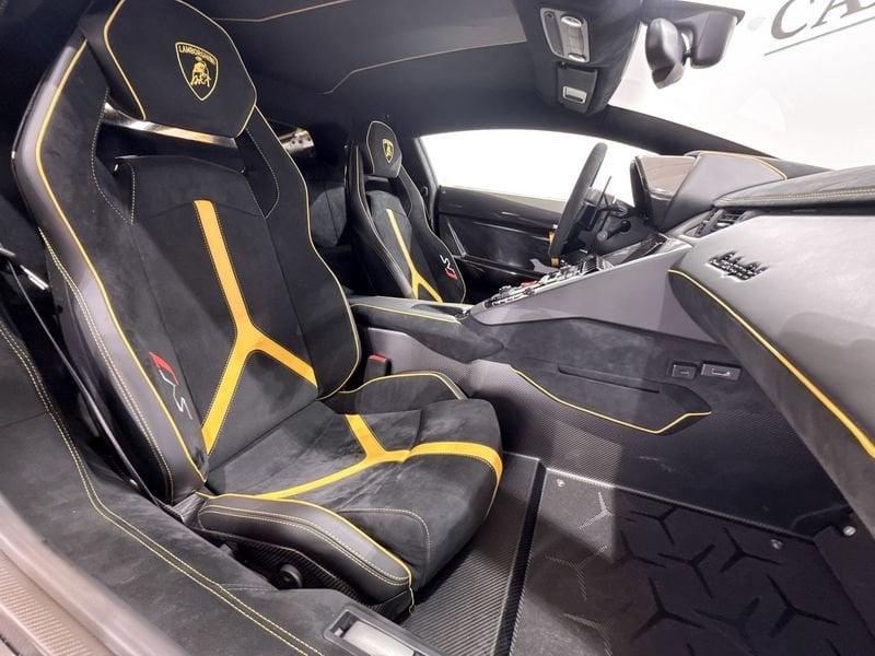 Lamborghini Aventador SVJ 6.5 V12 1 of 900