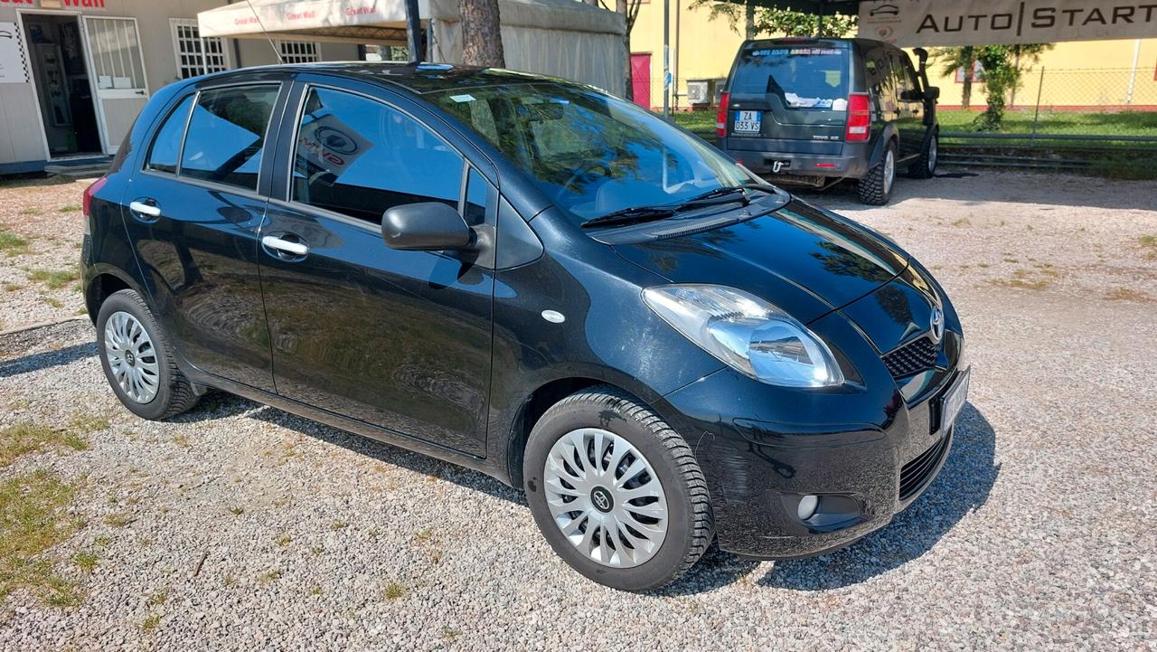 Toyota Yaris 1.0 5 porte Sol