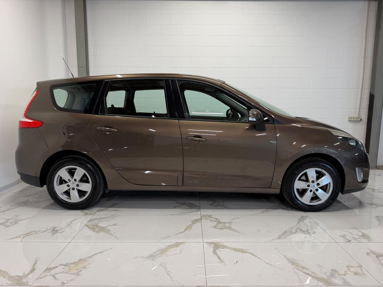 Renault Scenic Scénic 7 POSTI 1.5 dCi 110CV Wave