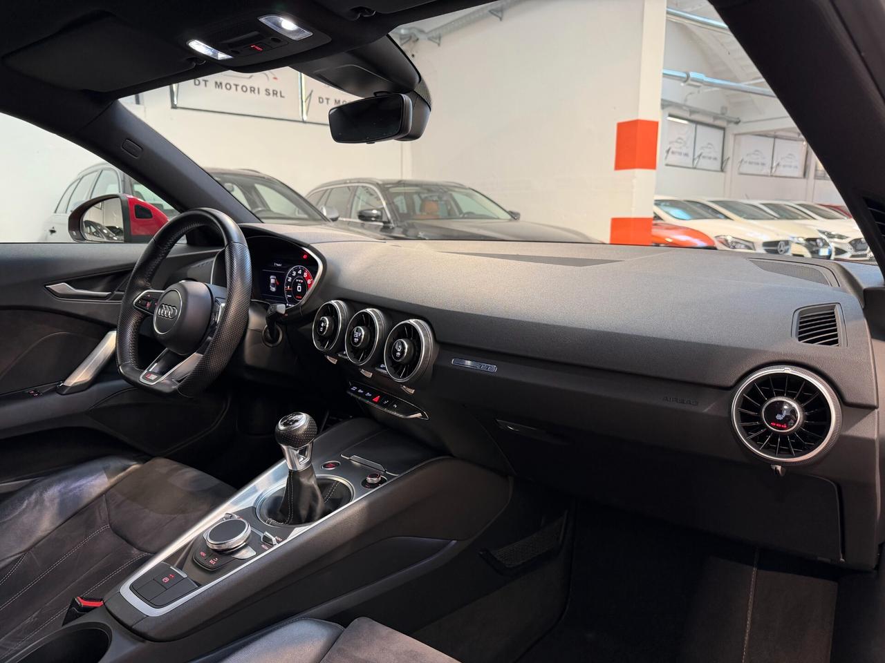 Audi TT 2.0 TDI S-line int/est -FARI LED-TAGLIANDI CERTIFICATI