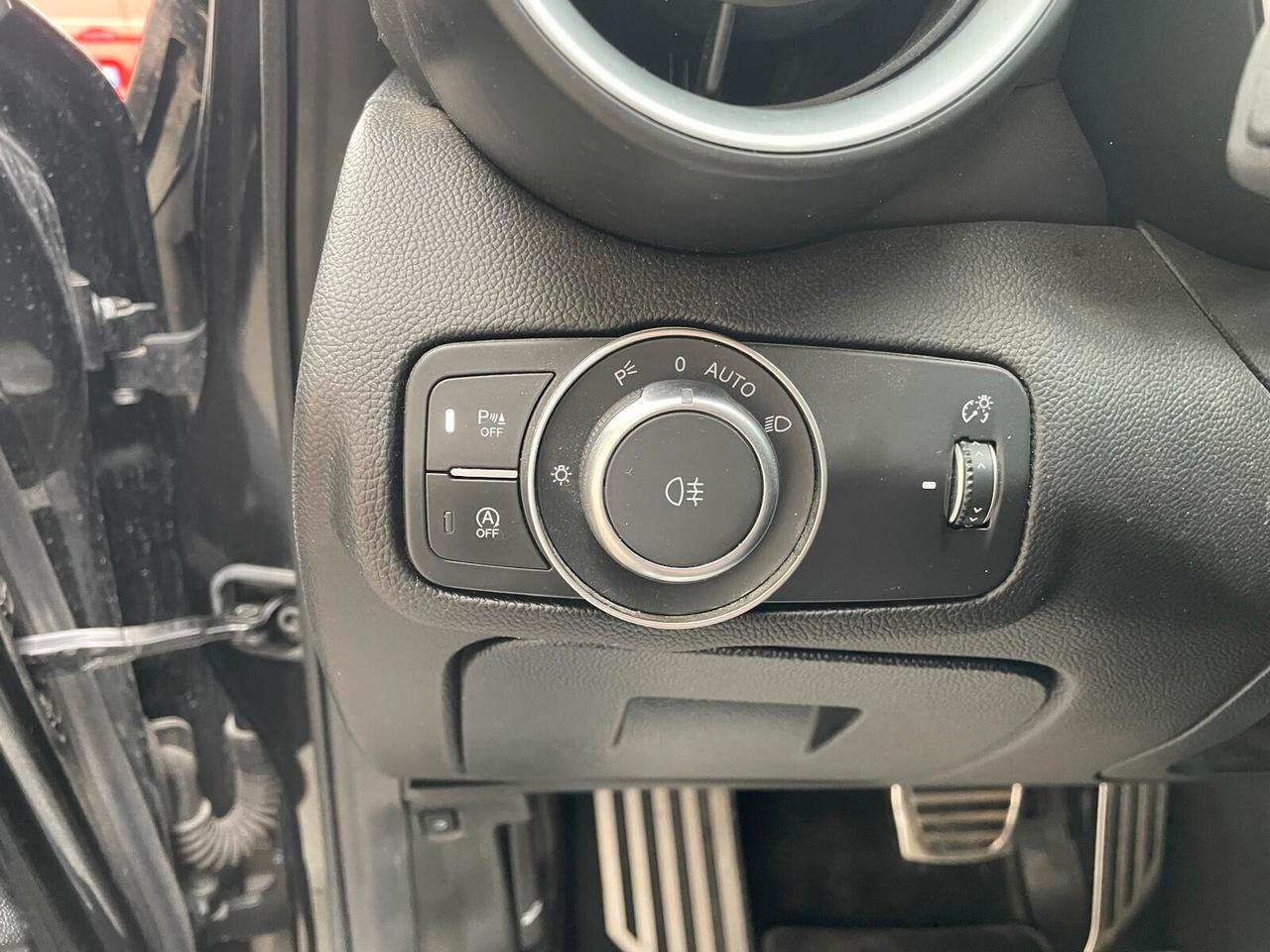 Alfa Romeo Giulia 2.9 V6 Bi-Turbo AT8 Quadrifoglio