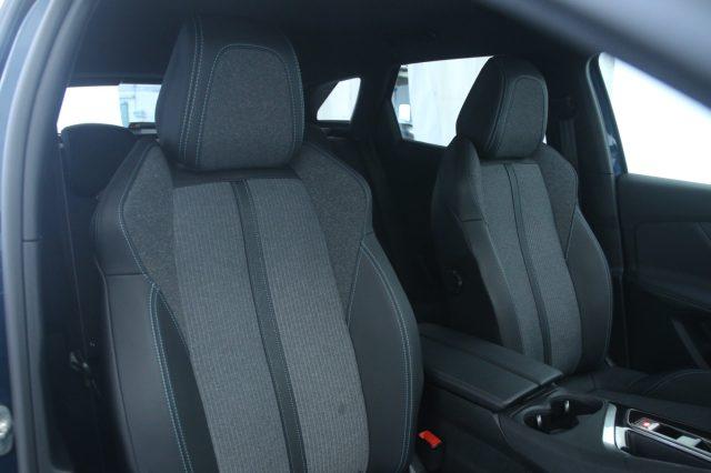 PEUGEOT 3008 Hybrid 225 e-EAT8 Allure Pack