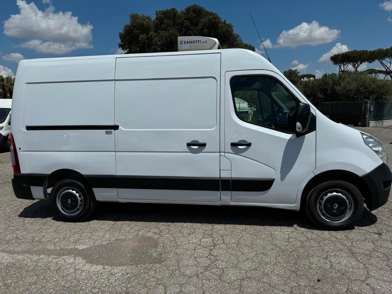 RENAULT Master T33 2.3 dci 130cv L2H3 E6 ISOTERMICO FRIGO FNAX