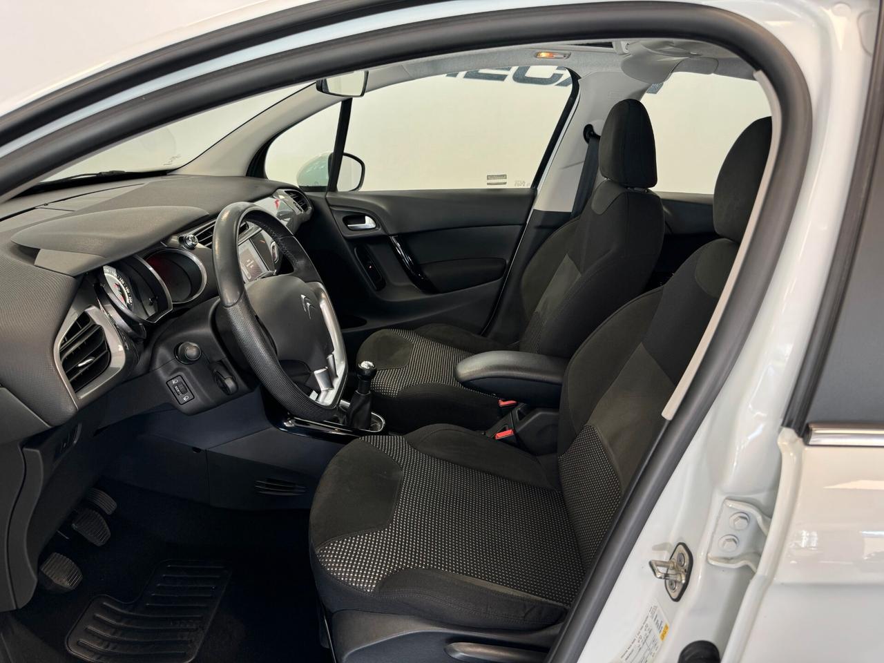Citroen C3 PureTech 82 Exclusive NAVI NEOPATENTATI