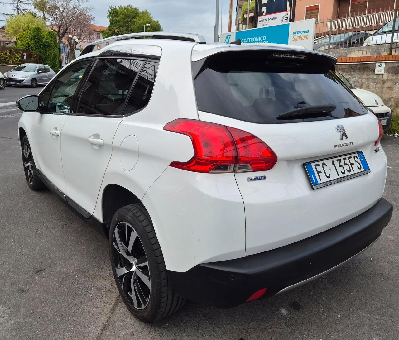 Peugeot 2008 BlueHDi 100 Black Matt
