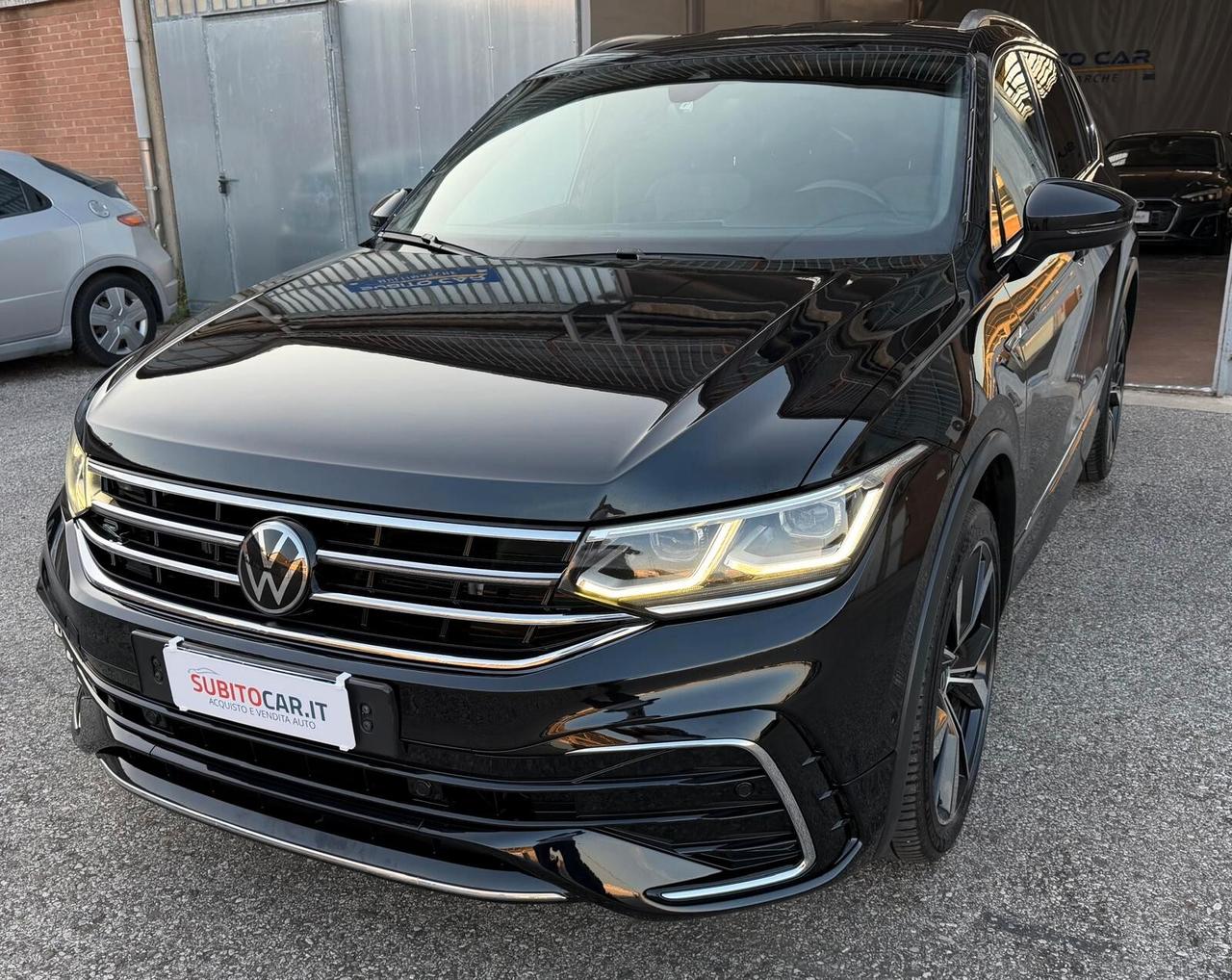 Volkswagen Tiguan Allspace 2.0 TDI SCR DSG 4MOTION R-Line 7 posti Gancio traino