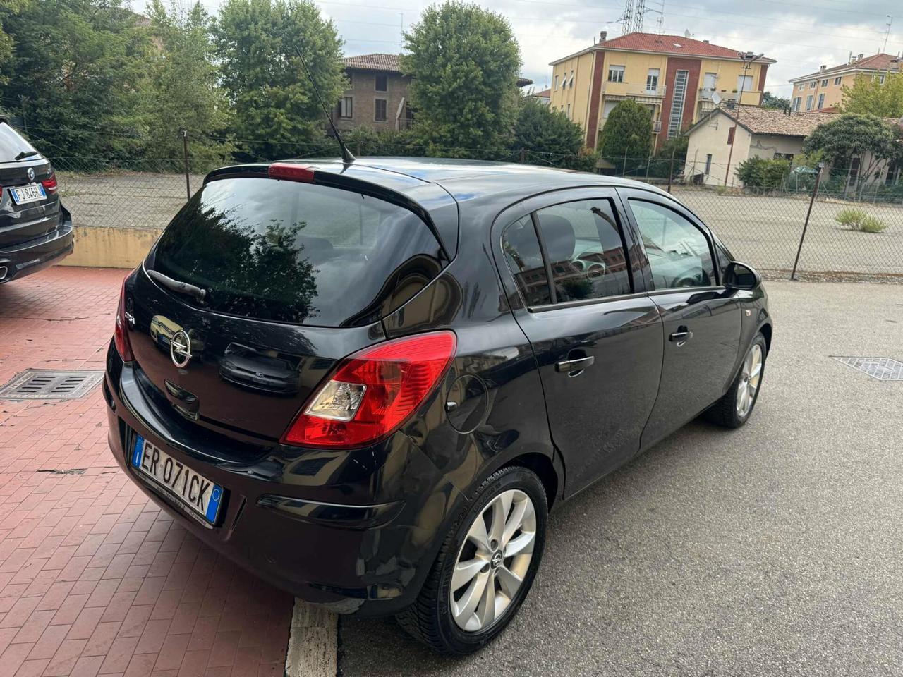 Opel Corsa 2013 GPL 170.000KM NEOPATENTATI