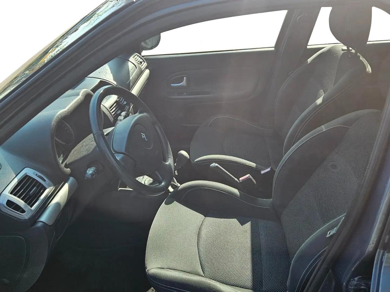 Renault Clio 1.2 16V 5 porte Luxe OK Neopatentati