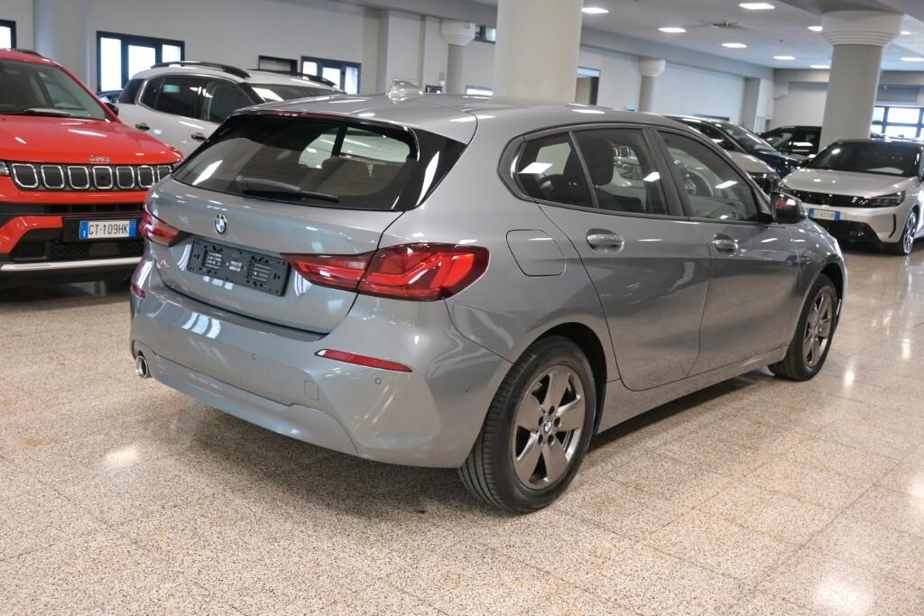 BMW 116D 115CV STEPTRONIC BUSINESS ADVANTAGE ( FARI LED - BMW DIGITAL COCKPIT - NAVI - MIRROR - PDC )