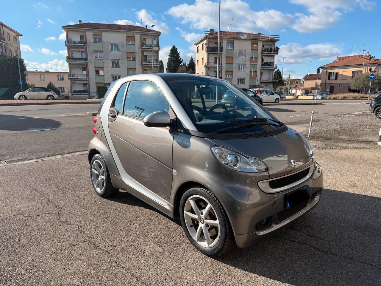 Smart ForTwo 1000 52 kW MHD coupé pure NEOPATENTATI