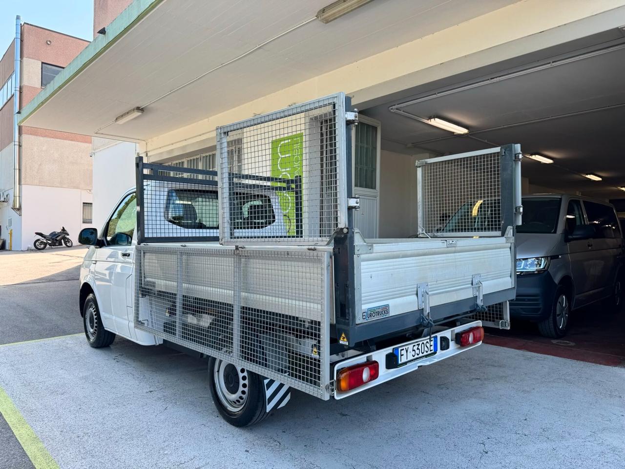 Volkswagen T6 CASSONE TRILATERALE GARANZIA 24 MESI