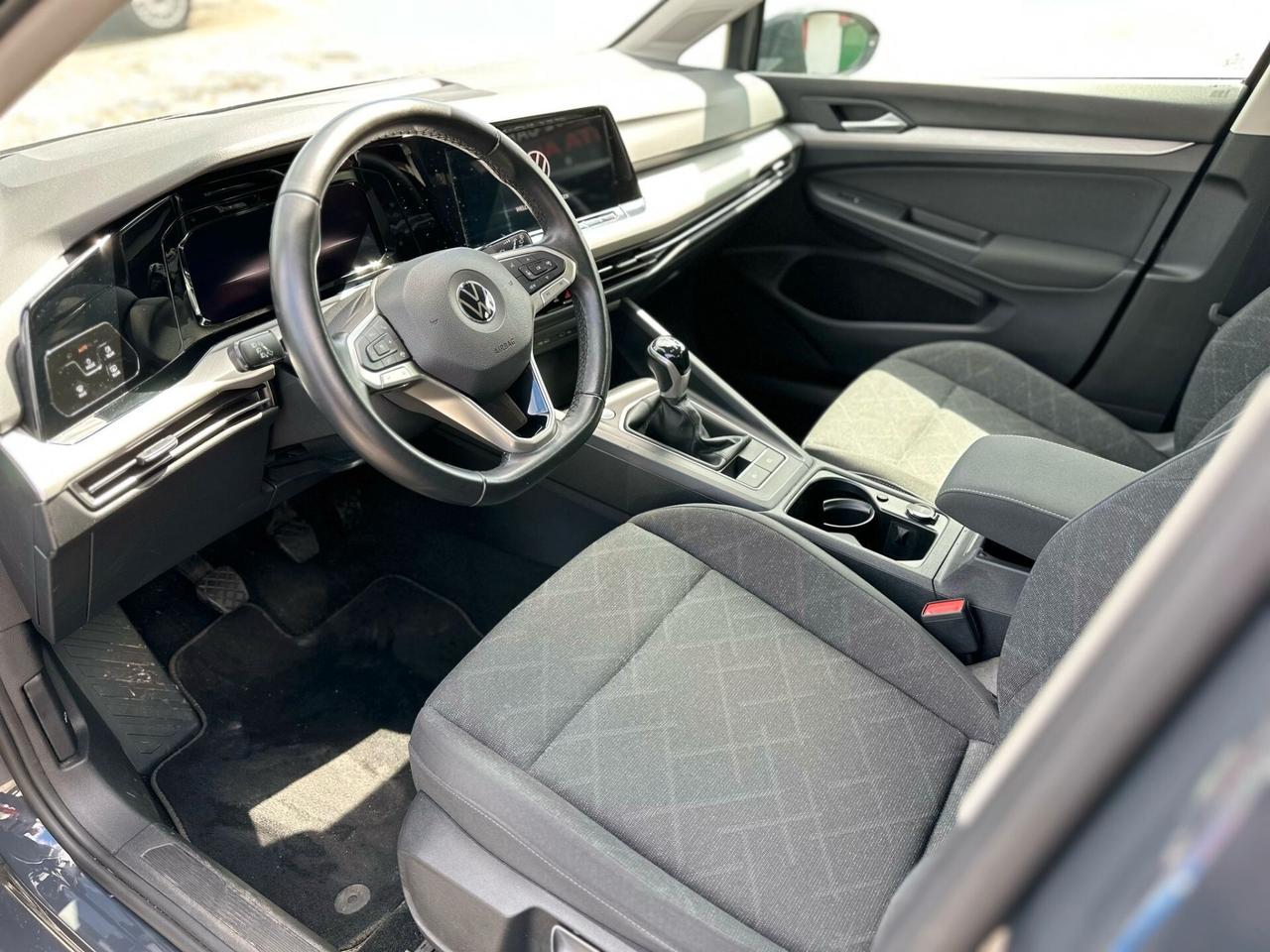 Volkswagen Golf 1.0 TSI EVO Life adatta a neopatentati garanzia permute finaziamento