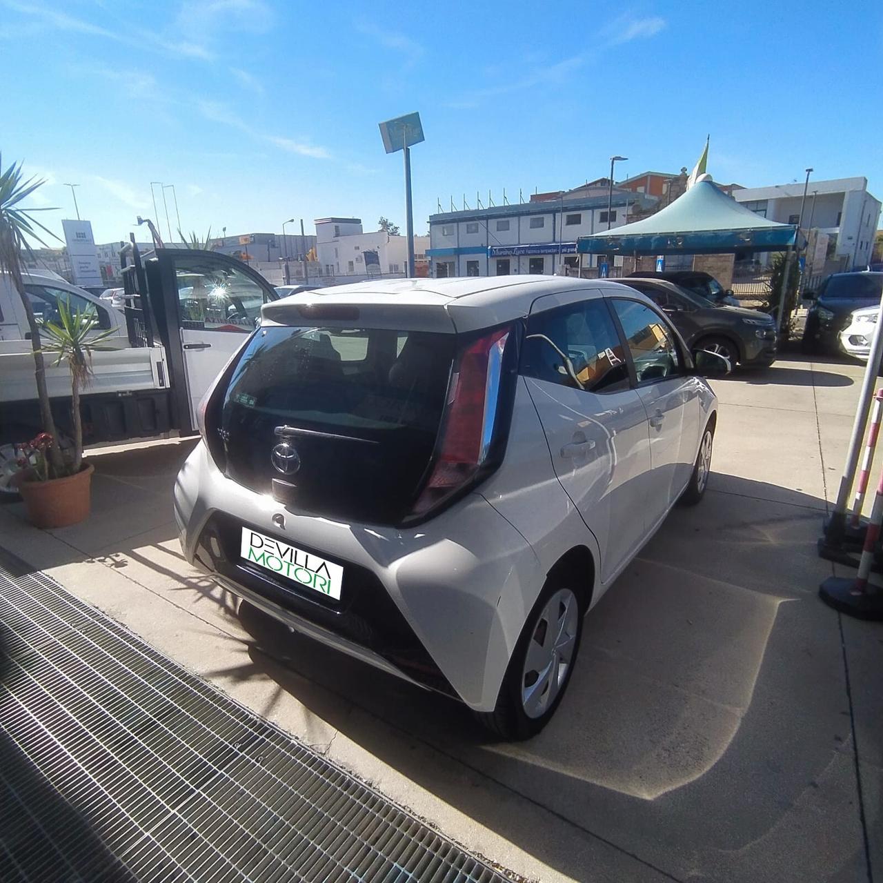 Toyota Aygo 1.0 VVT-i 69 CV 5 porte x-cite TSS MMT