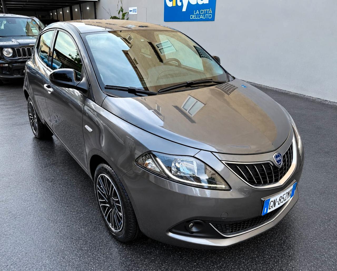 Lancia Ypsilon 1.0 FireFly 5 porte S&S Hybrid Gold