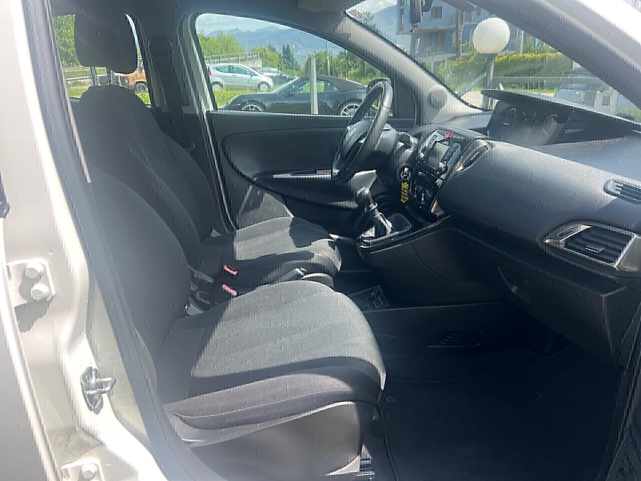 Lancia Ypsilon 1.2 69CV GPL Ecochic Gold-2018