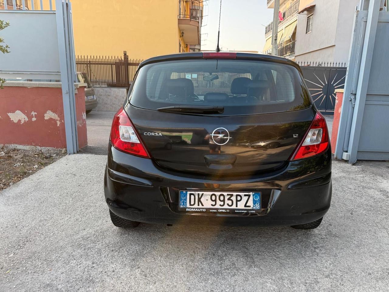 Opel Corsa 1.2 5 porte Club