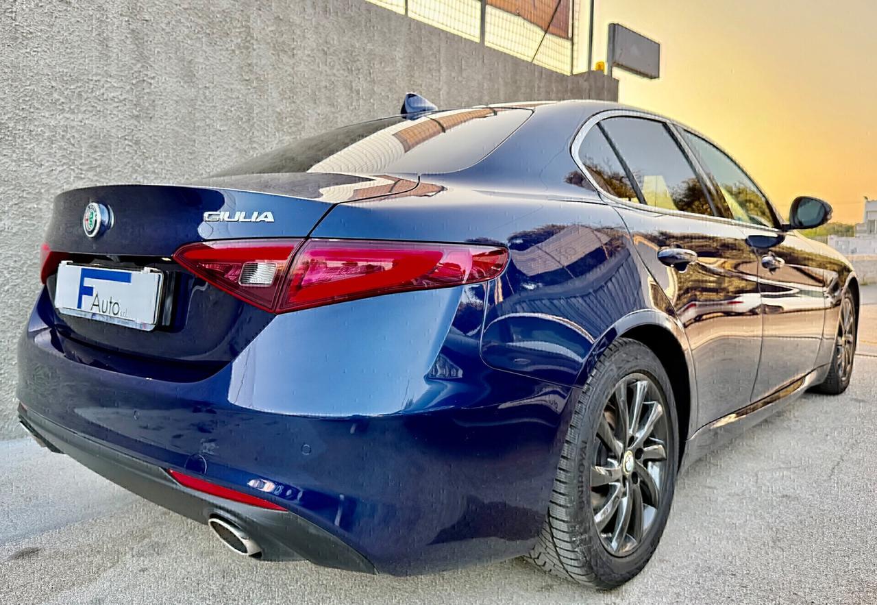 Alfa Romeo Giulia 2.2 TD 180 CV,LED+Xeno,Navi,Retrocam.,Pelle,ecc.