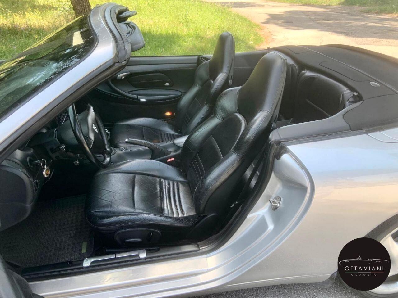 Porsche 911 996 Carrera 4