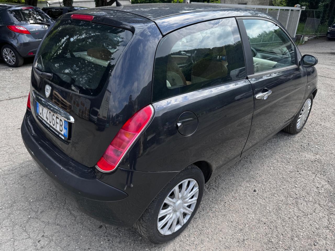 Lancia Ypsilon 1.2 16V Platino