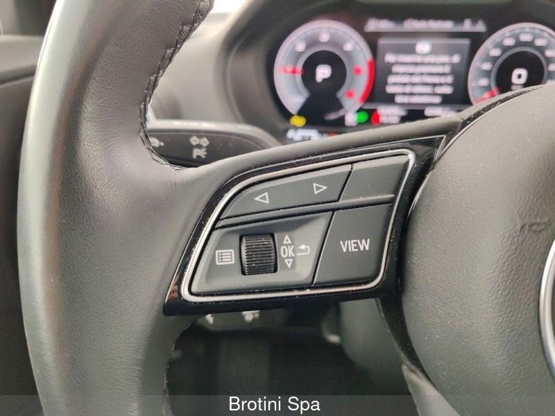 Audi Q2 Q2 35 TDI quattro S tronic Identity Black