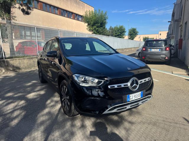 MERCEDES-BENZ GLA 180 d Automatic Business NAVI+RETR. SOLI KM. 41.200