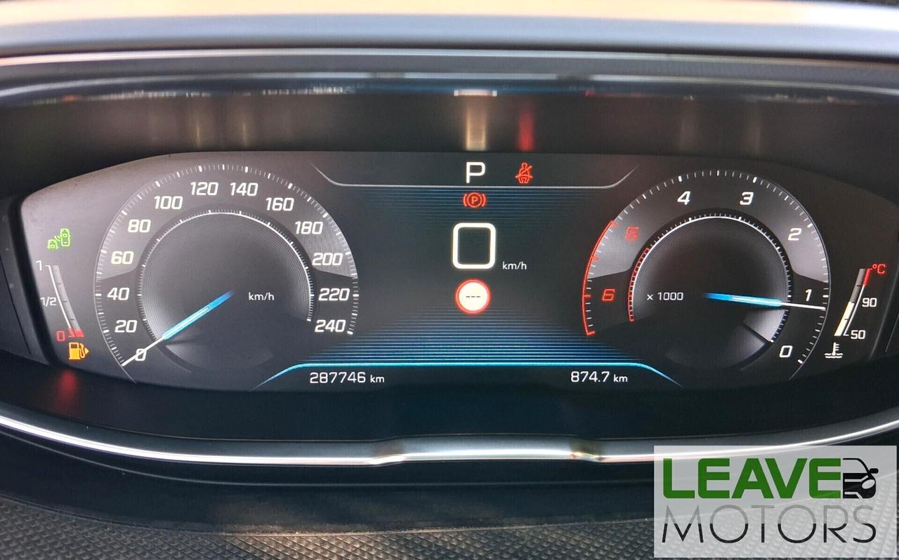 Peugeot 5008 HDi 130cv EAT8 (M1541)
