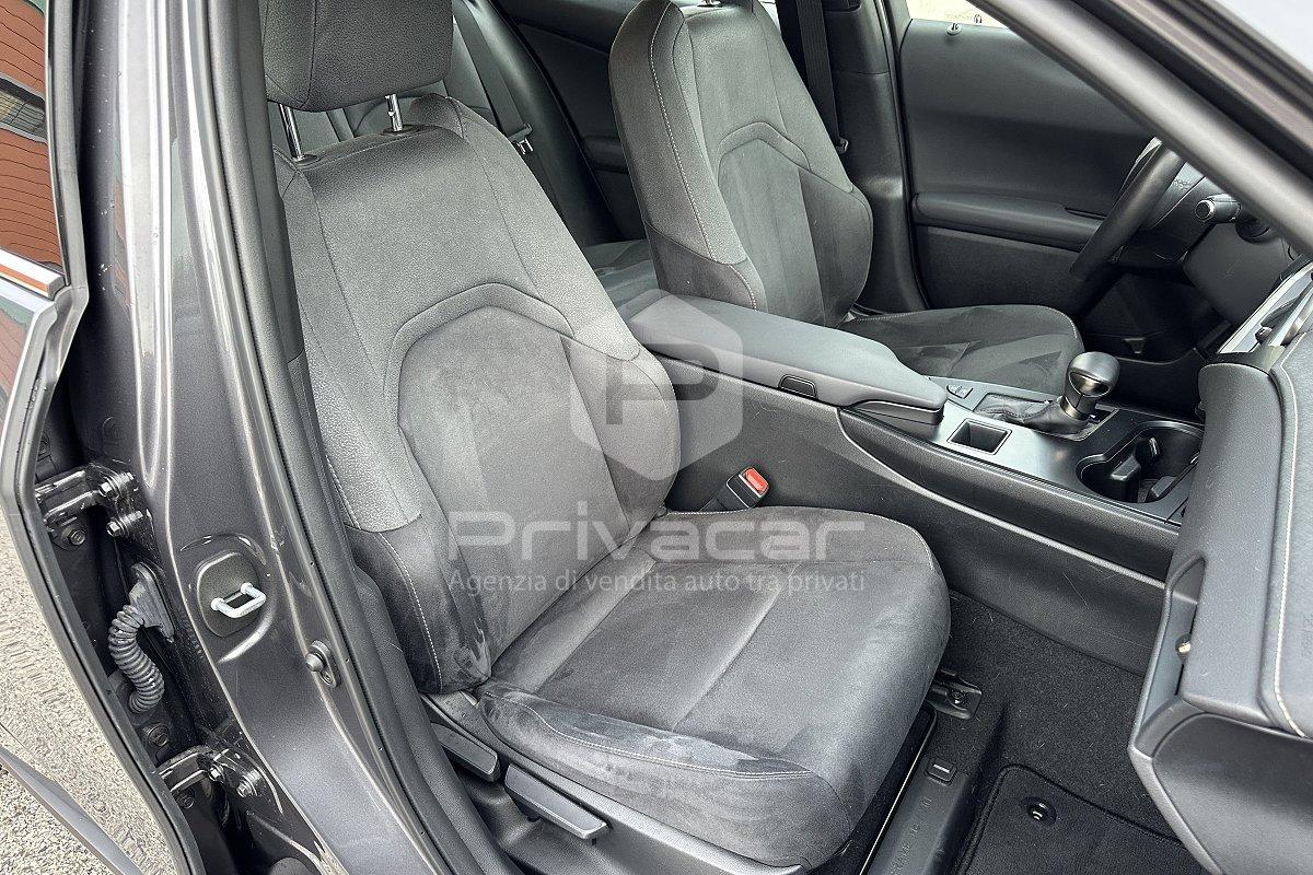 LEXUS UX Hybrid Urban