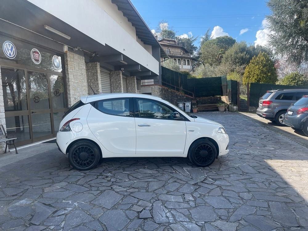 Lancia Ypsilon 1.0 FireFly 5 porte S&S Hybrid Ecochic NEO PATENTATI