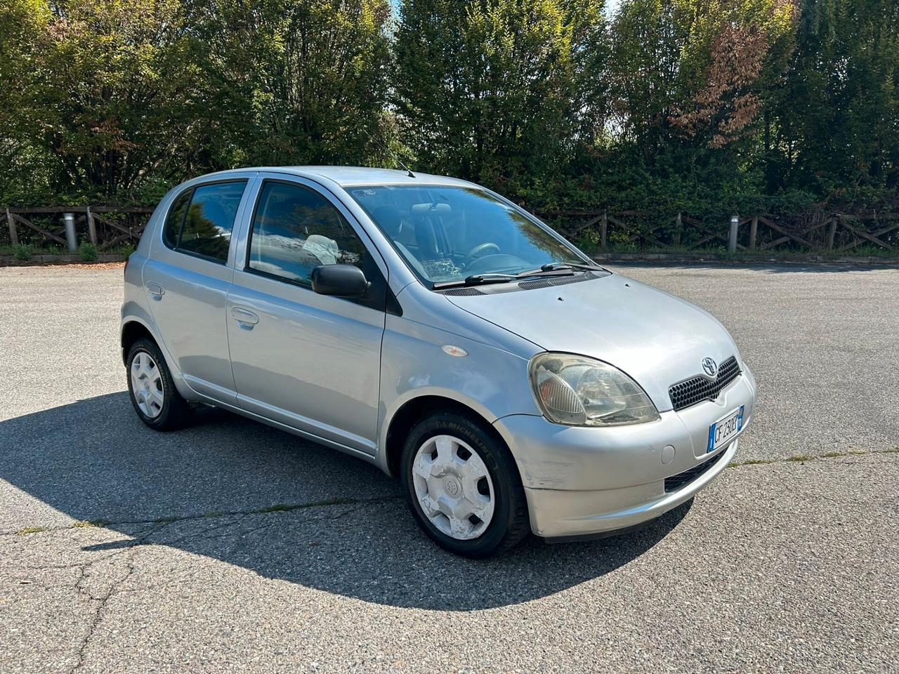 Toyota Yaris 1.0 benzina 5 porte