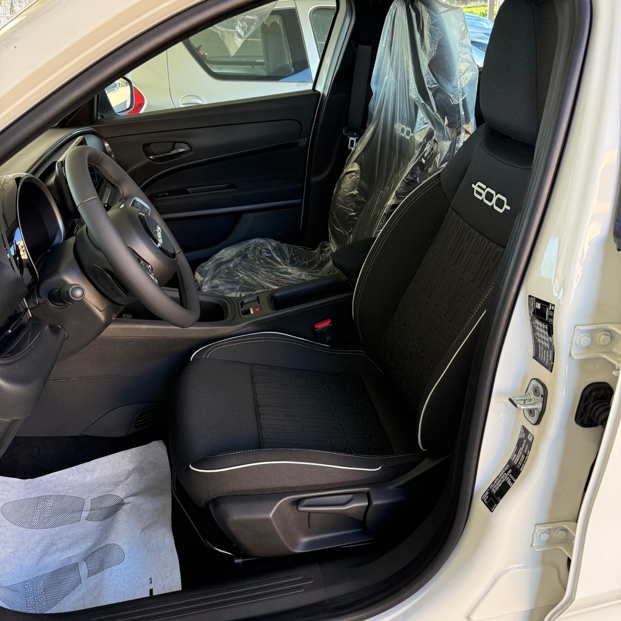 Fiat 600 Hybrid 110 CV DCT MHEV Business