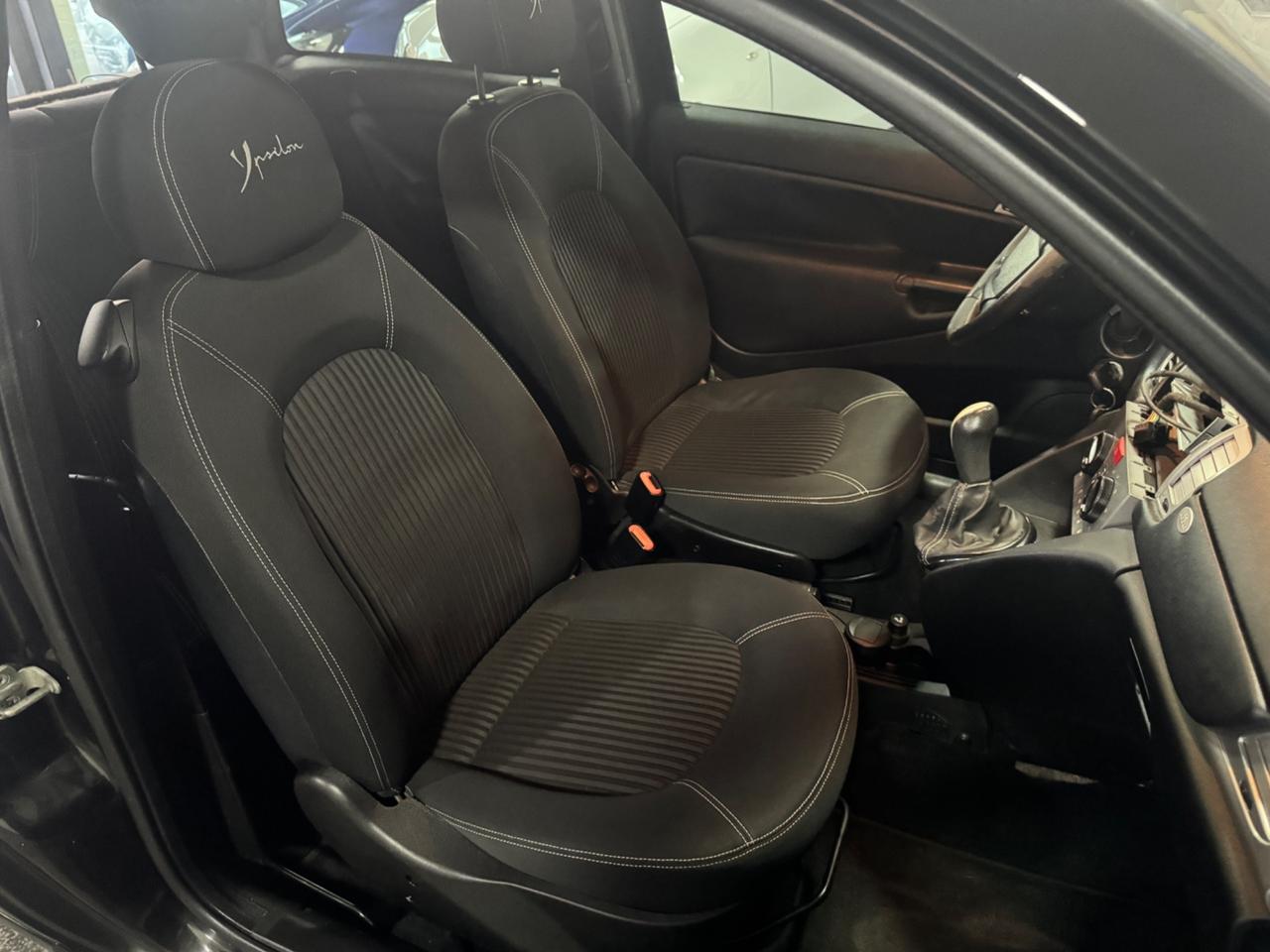 Lancia Ypsilon 1.3 MJT 75 CV MomoDesign