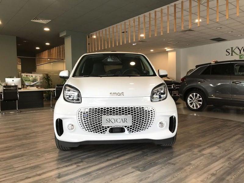 smart fortwo EQ cabrio suitegrey Caricatore da (22kW) Fari Ful Led