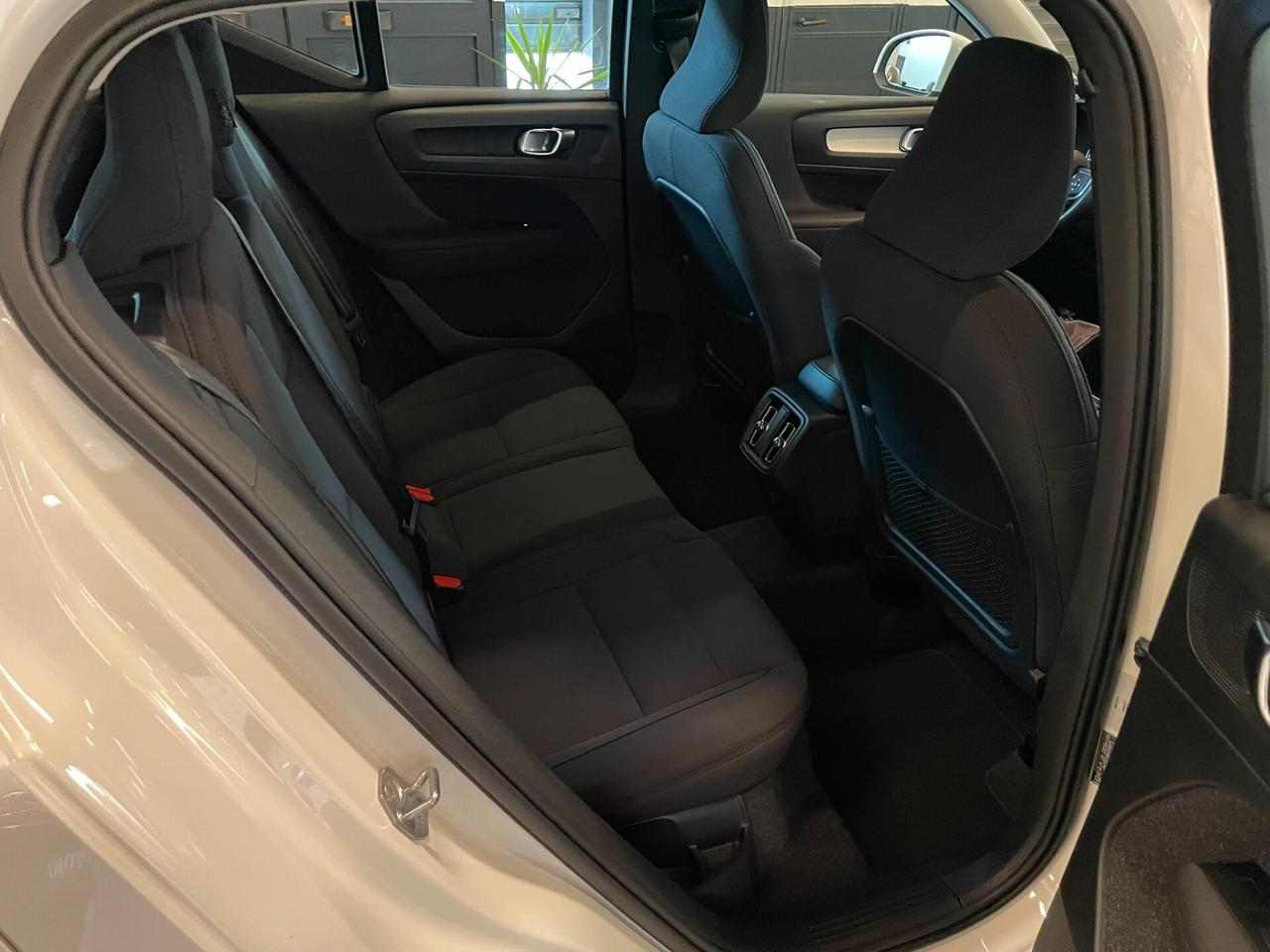 Volvo XC40 T2 Geartronic Momentum Core N1