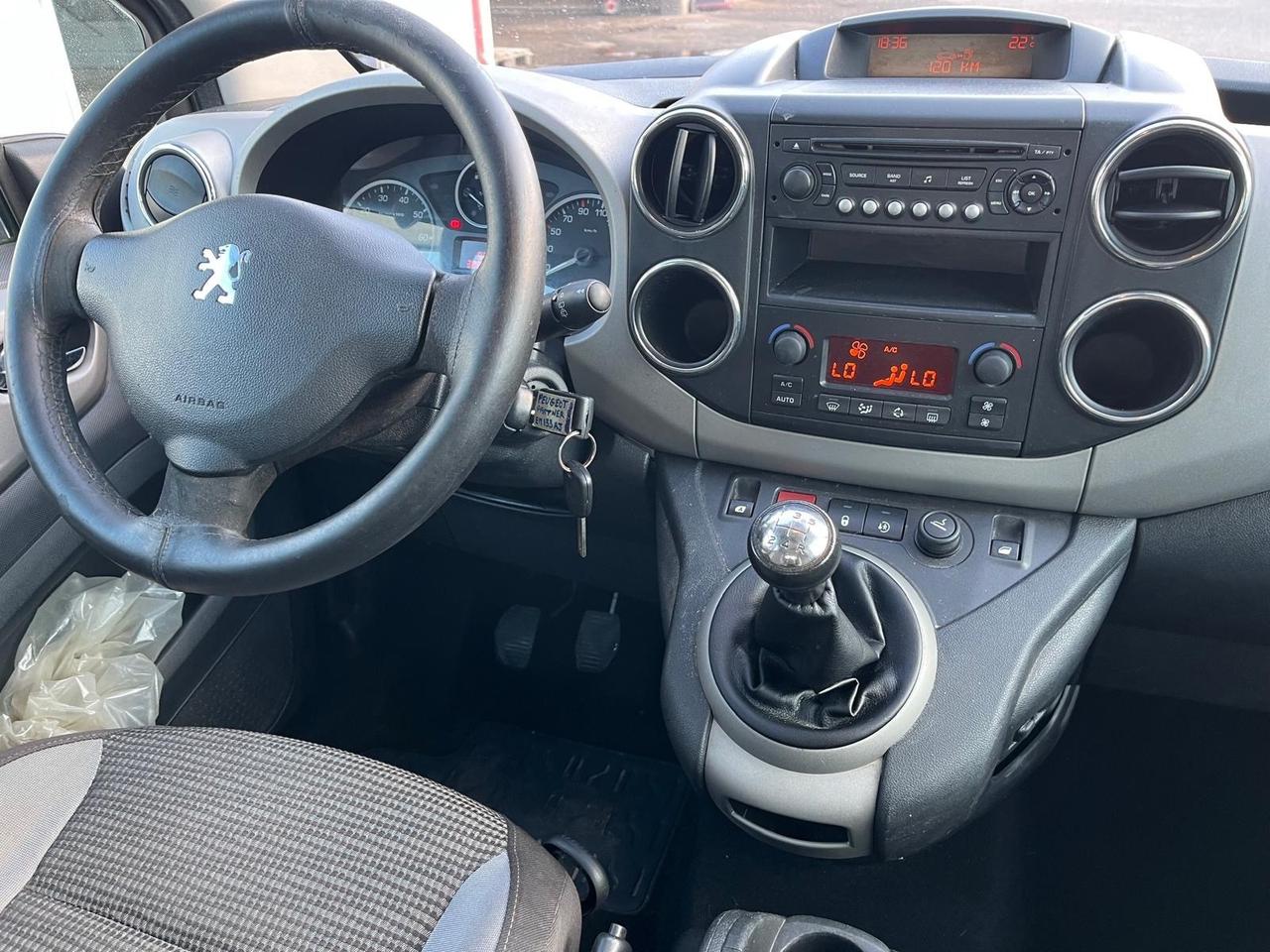 Peugeot partner tepee-5P-1.6 hdi-2012