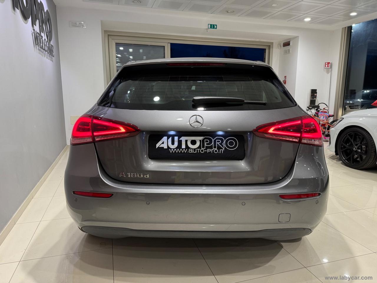 MERCEDES-BENZ A 180 d Automatic Business