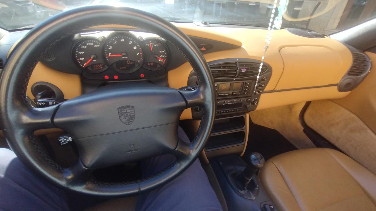 Porsche Boxster 2.5i 24V cat
