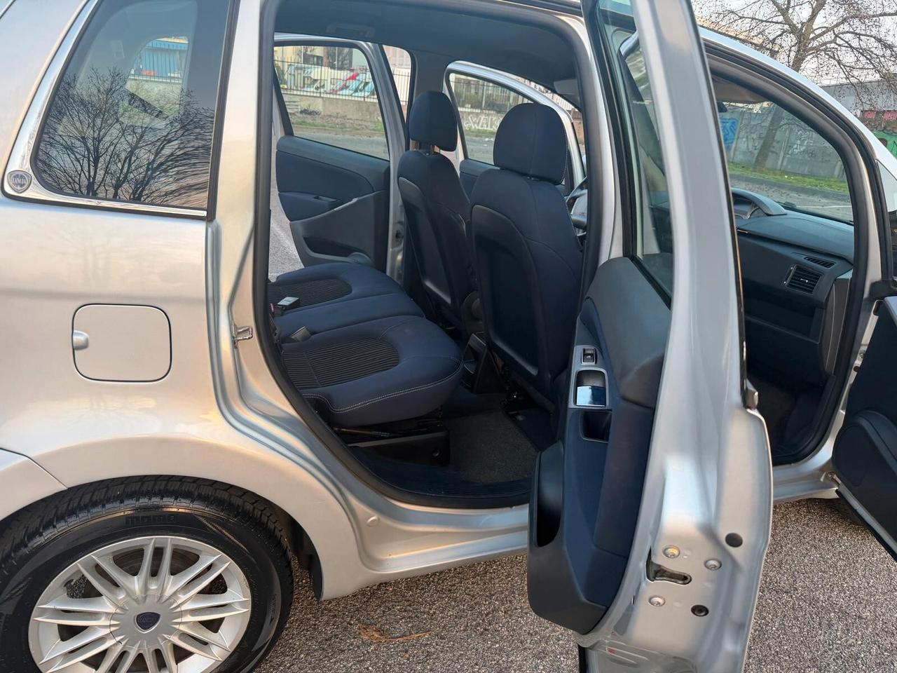 Lancia MUSA 1.4 16V Poltrona Frau