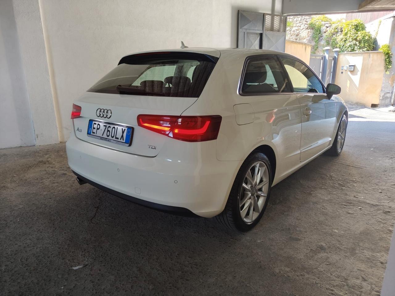 Audi A3 1.6 TDI 105 CV CR Ambition