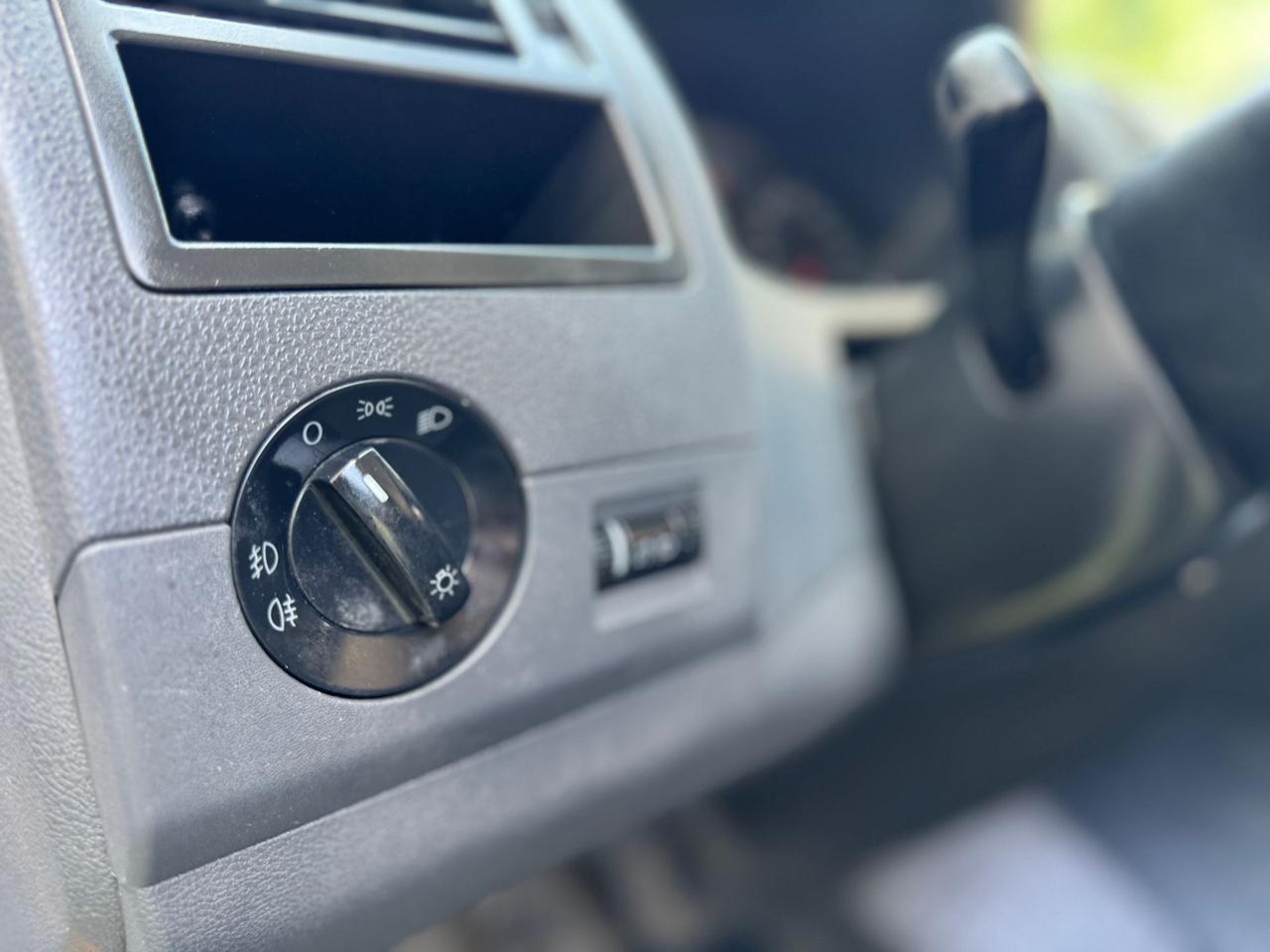 Volkswagen Transporter 2.5 TDI/130CV 9POSTI