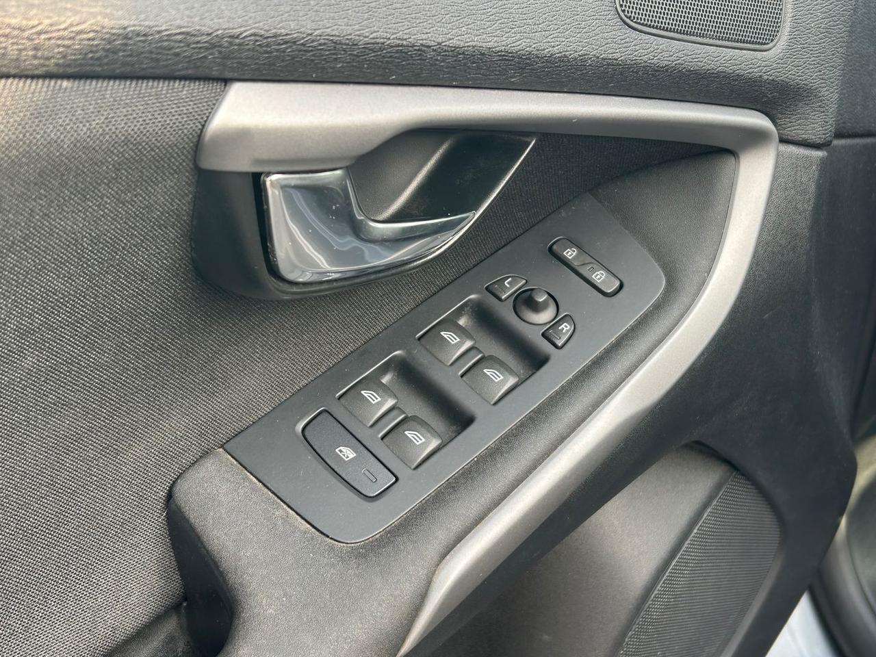 Volvo V40 Kinetic 2.0 D3 #9721