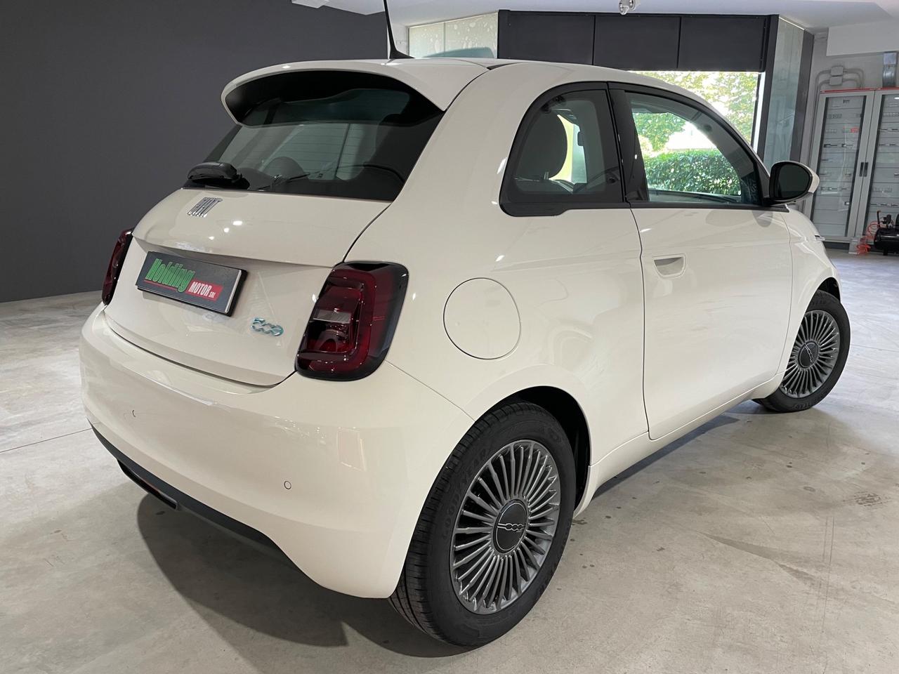 Fiat 500 500e Berlina 42 kWh Icon