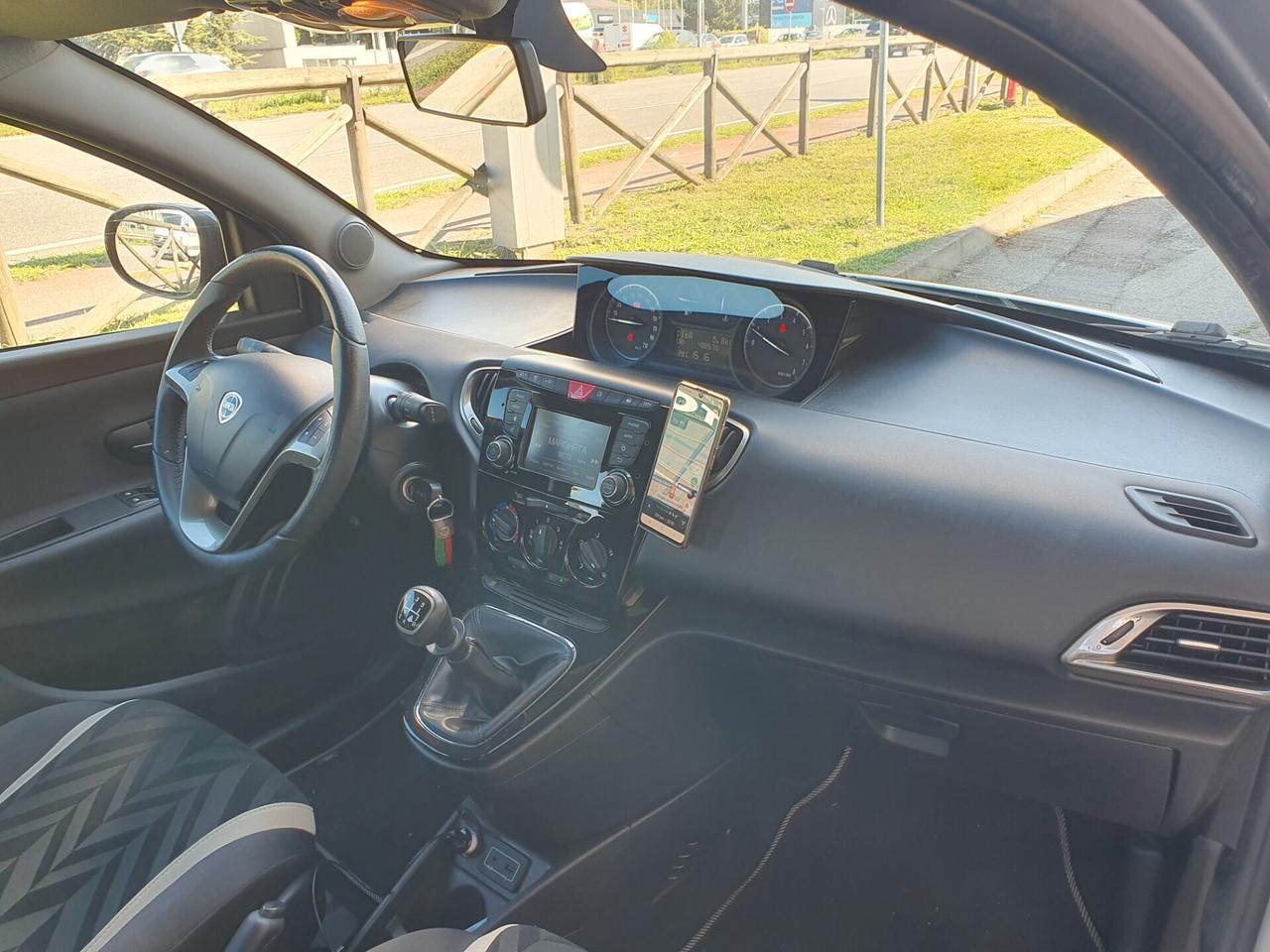 Lancia Ypsilon 1.2 69 CV 5 porte Mya