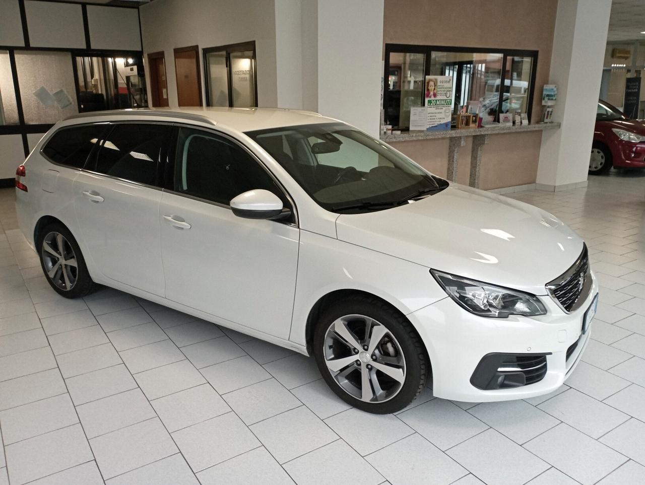 Peugeot 308 BlueHDi 120 S&S EAT6 SW Allure