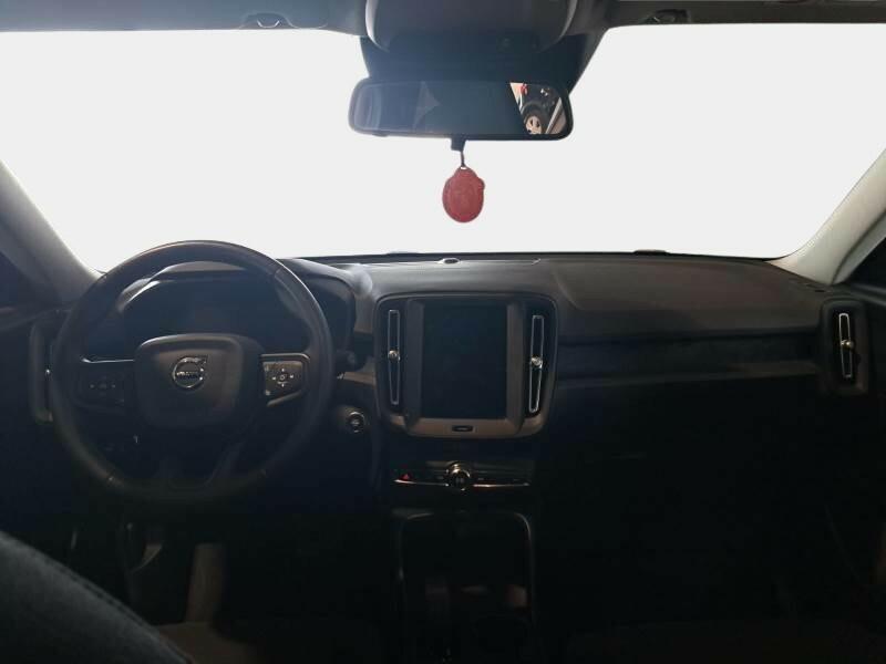 VOLVO XC40 T2 AUTOMATICO ESSENTIAL SUV
