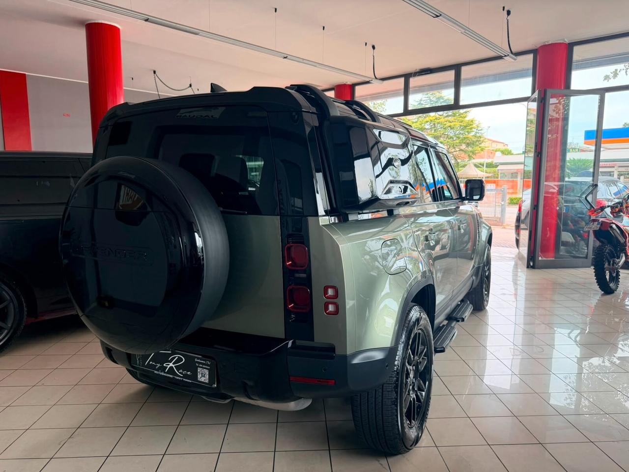 Land Rover Defender 110 3.0 DIESEL N1 AUTOCARRO + GANCIO TRAINO